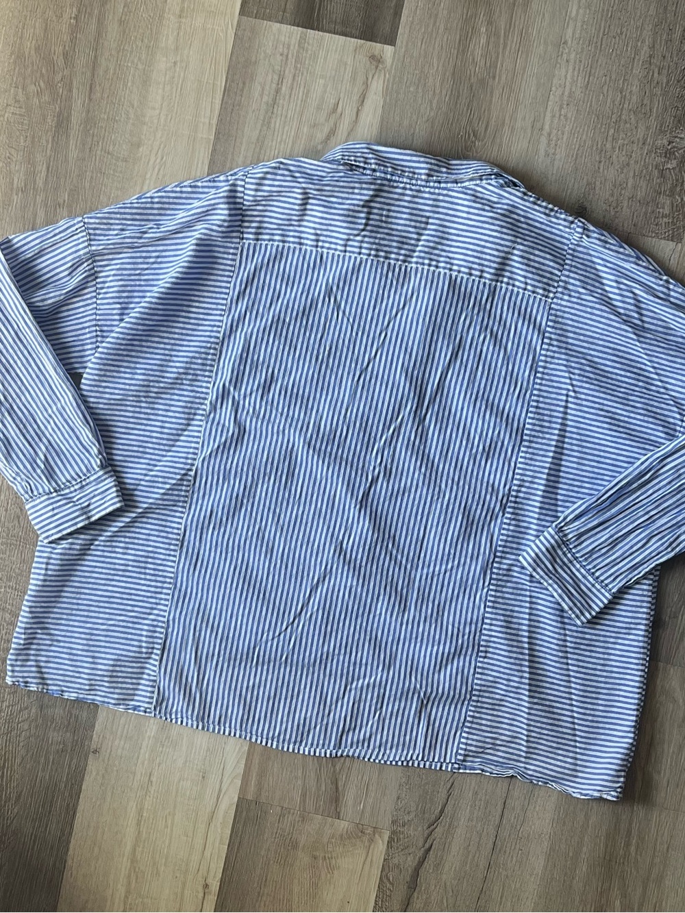 ME+EM Lightweight Cropped Boxy Button Down Shirt Blue Stripe size 10 - Picture 2 of 10